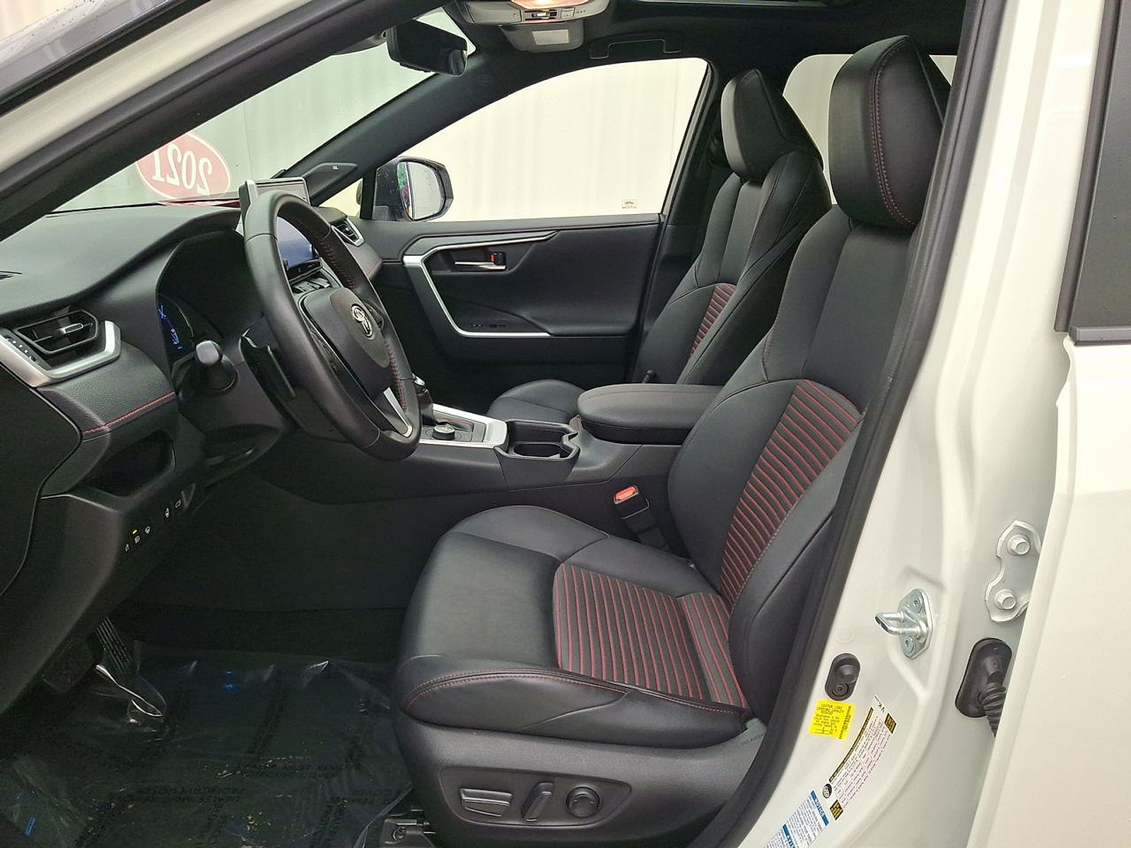 Certified 2021 Toyota RAV4 XSE w/ Weather Package AWD/4WD image 11