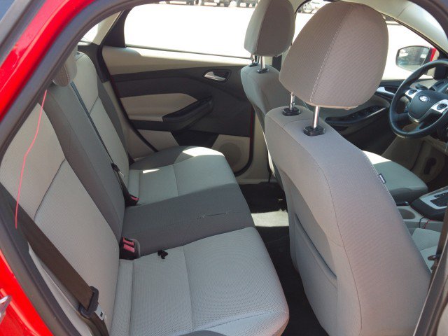 Used 2014 Ford Focus SE FWD image 26