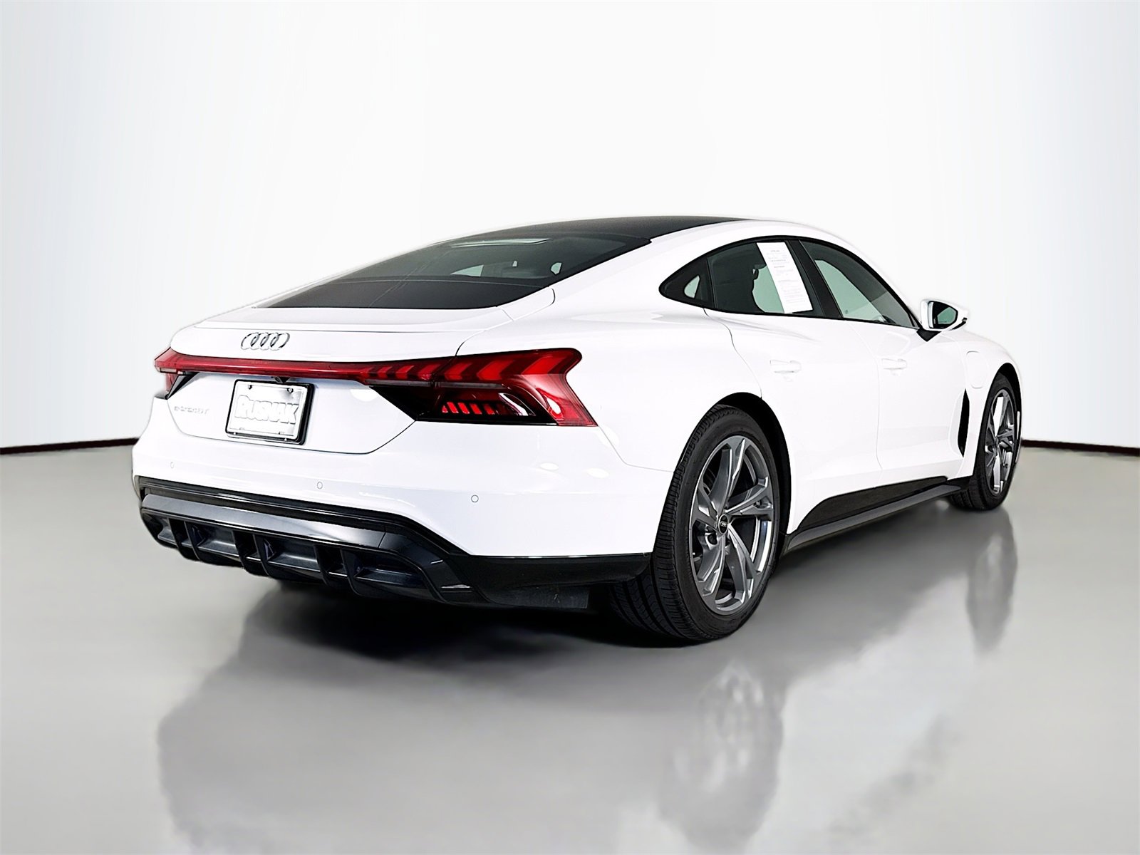 Certified 2022 Audi e-tron GT Premium Plus image 7