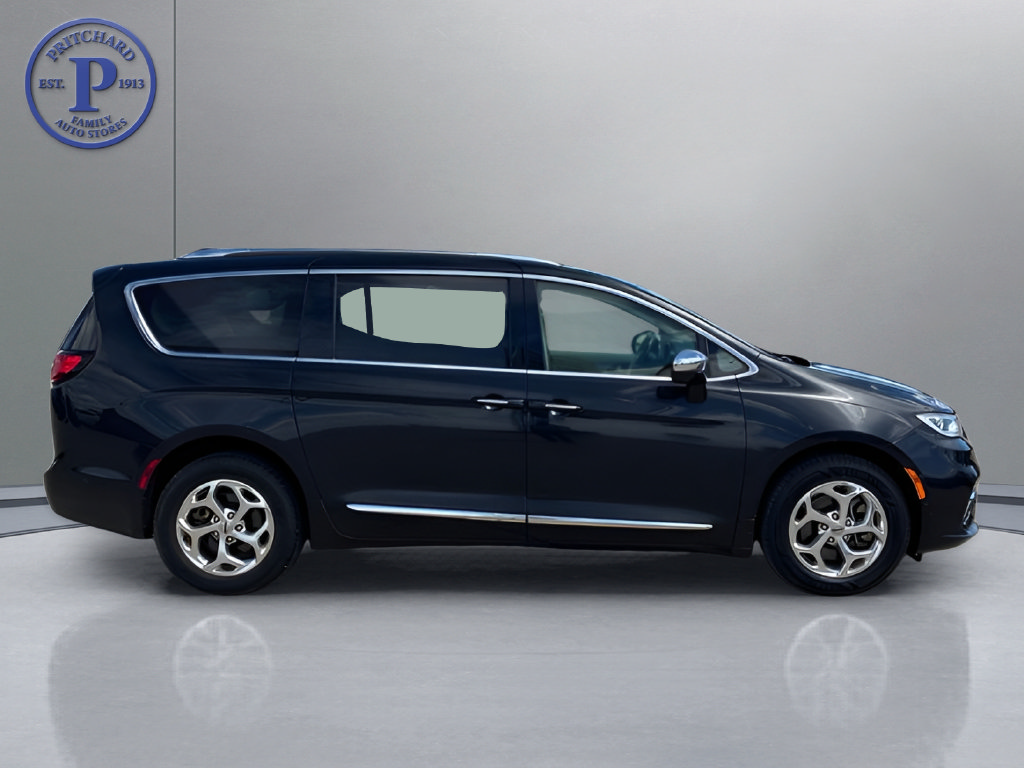 Used 2021 Chrysler Pacifica Limited w/ Premium & Safety Sphere Group AWD/4WD image 8