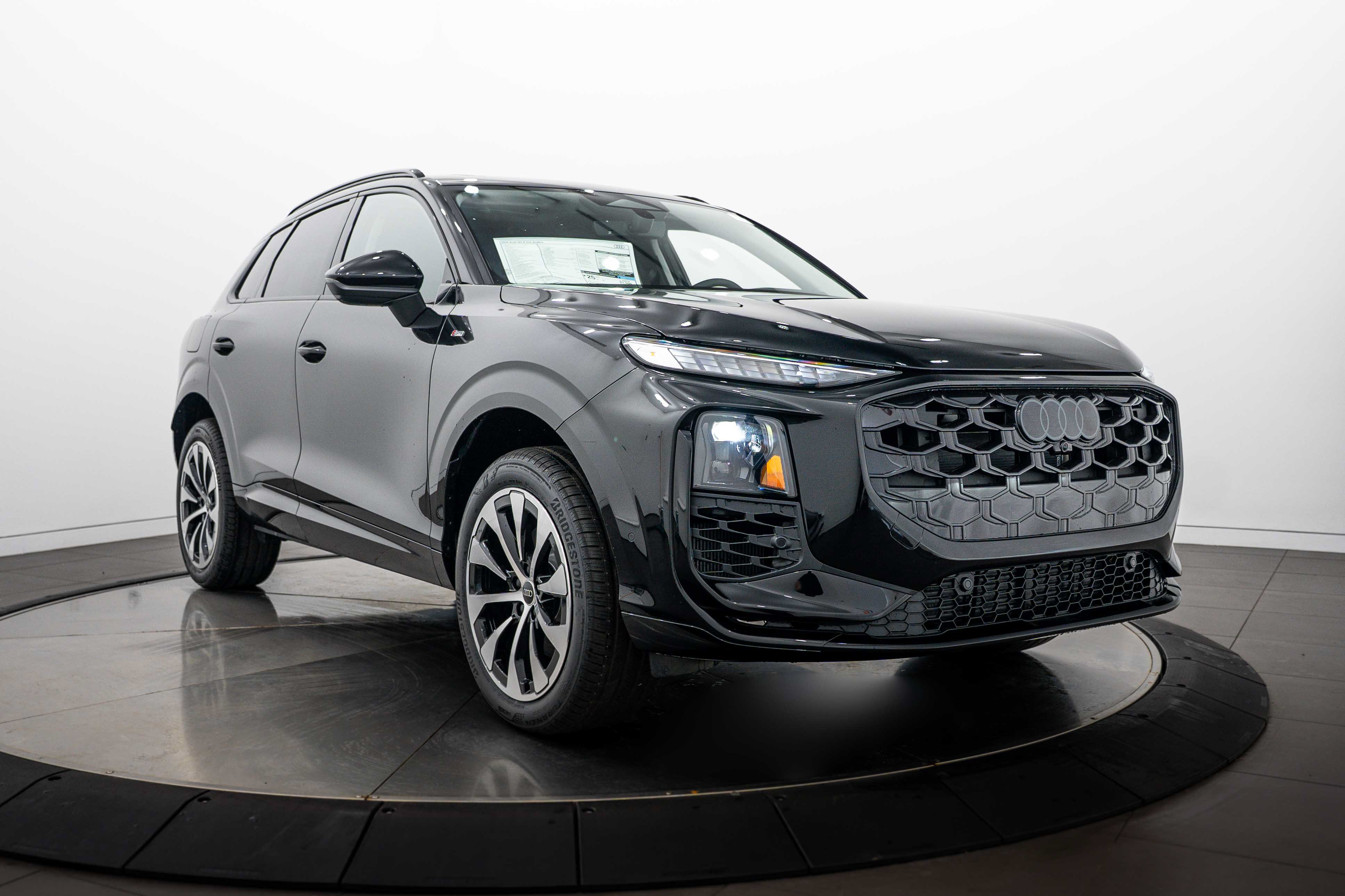 New 2026 Audi Q3 quattro 2.0T AWD/4WD image 2