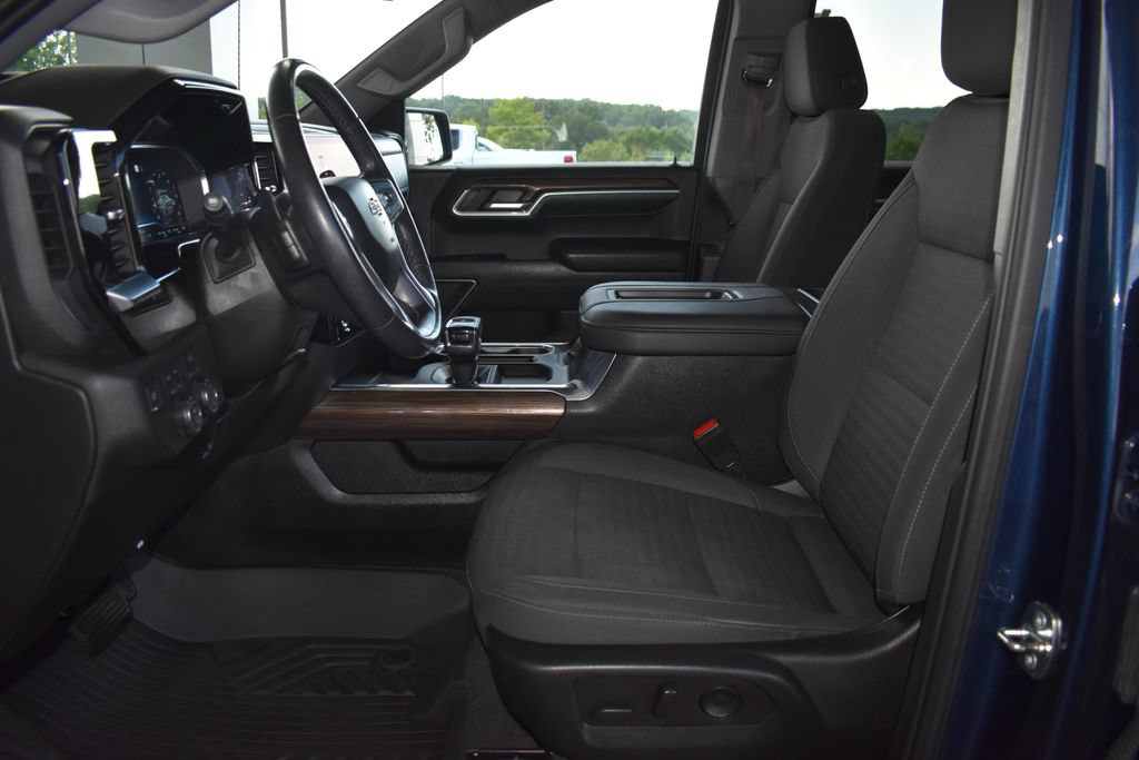 Used 2022 Chevrolet Silverado 1500 RST AWD/4WD image 4