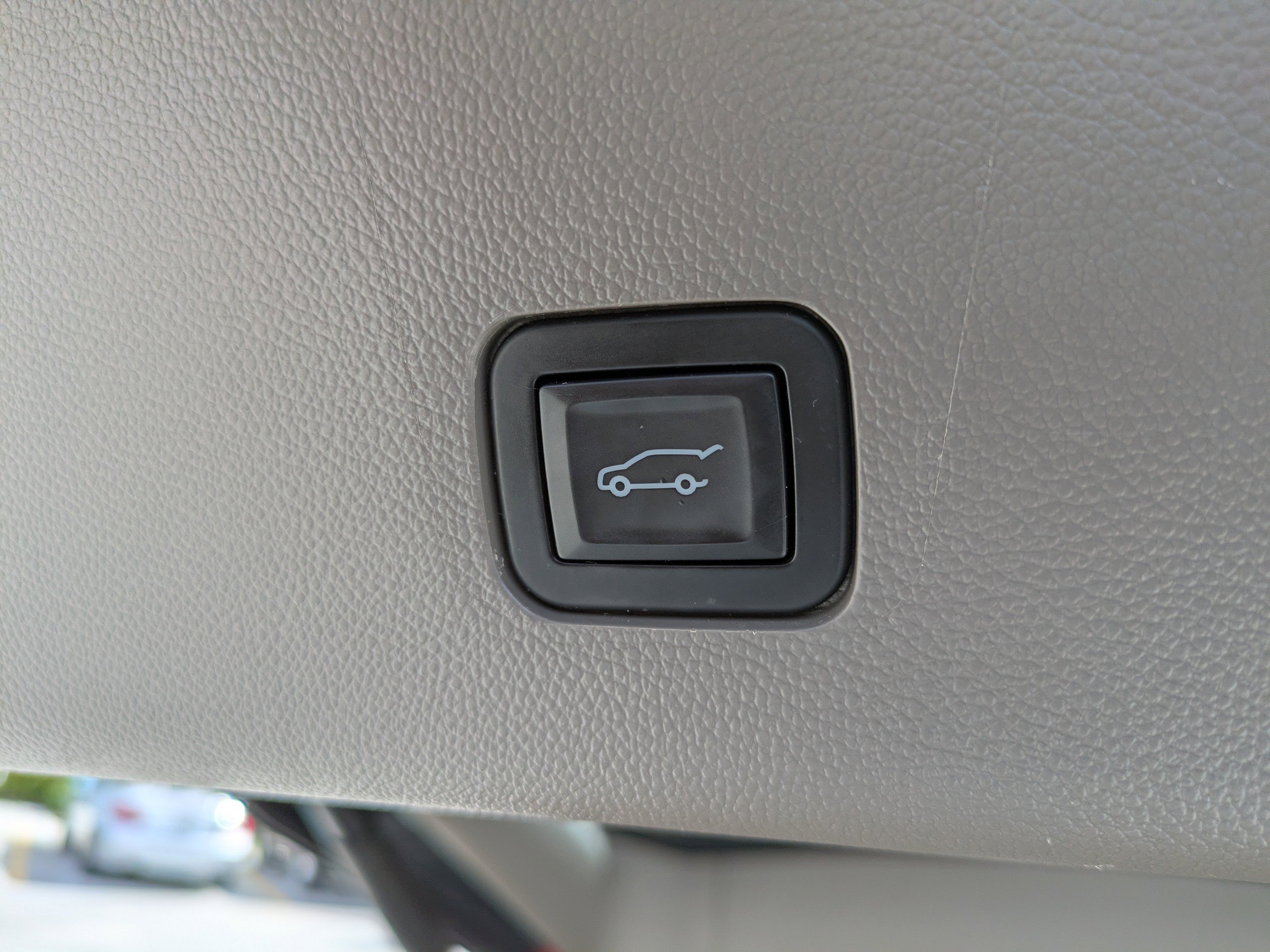 Used 2018 Chevrolet Traverse LT image 19