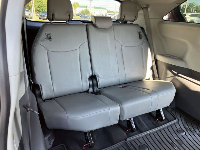 Certified 2023 Toyota Sienna XLE FWD image 31