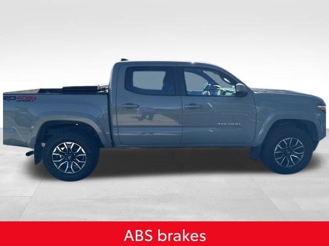 Used 2022 Toyota Tacoma TRD Sport image 9
