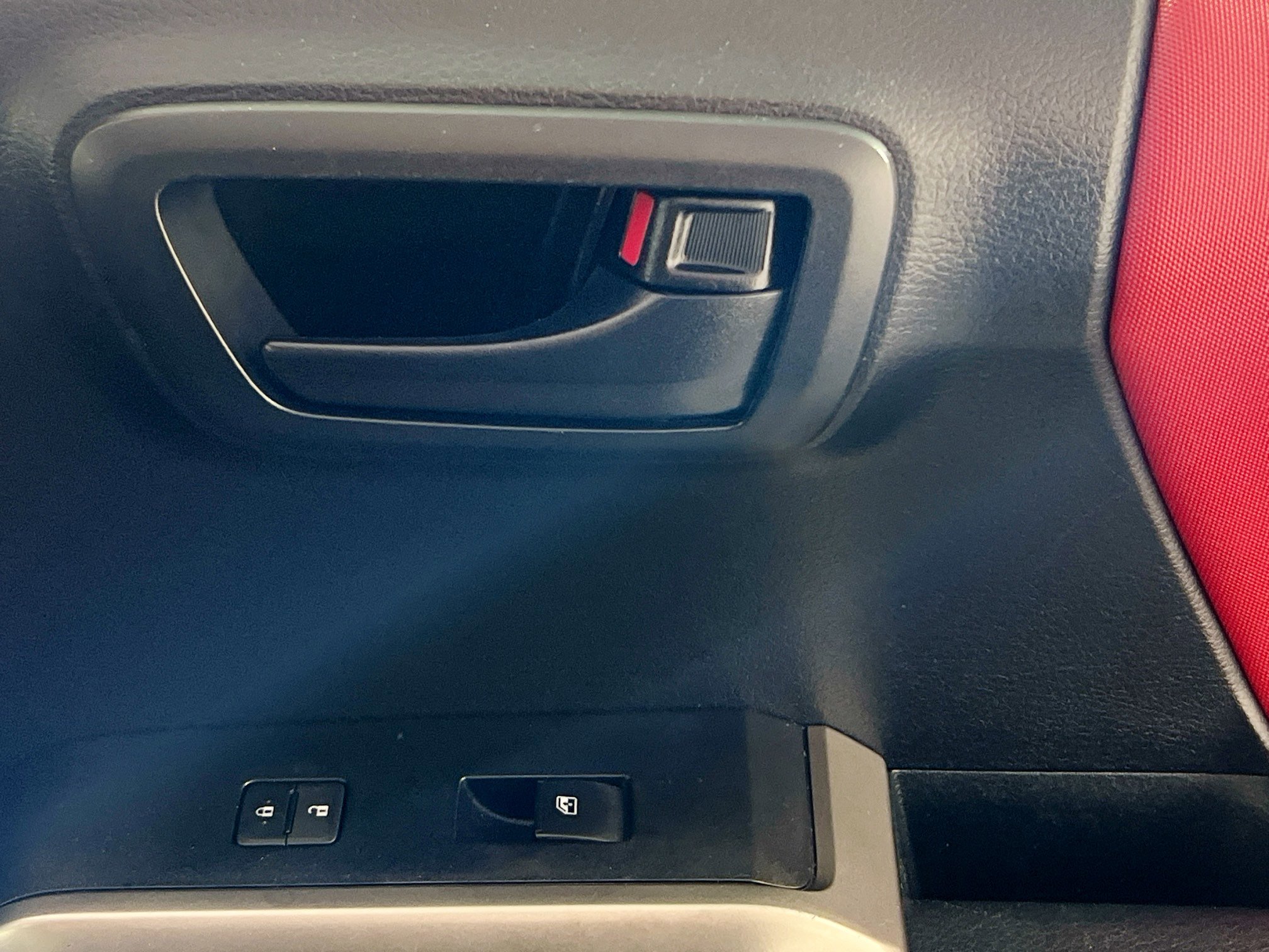 Used 2018 Toyota Tacoma SR5 image 31