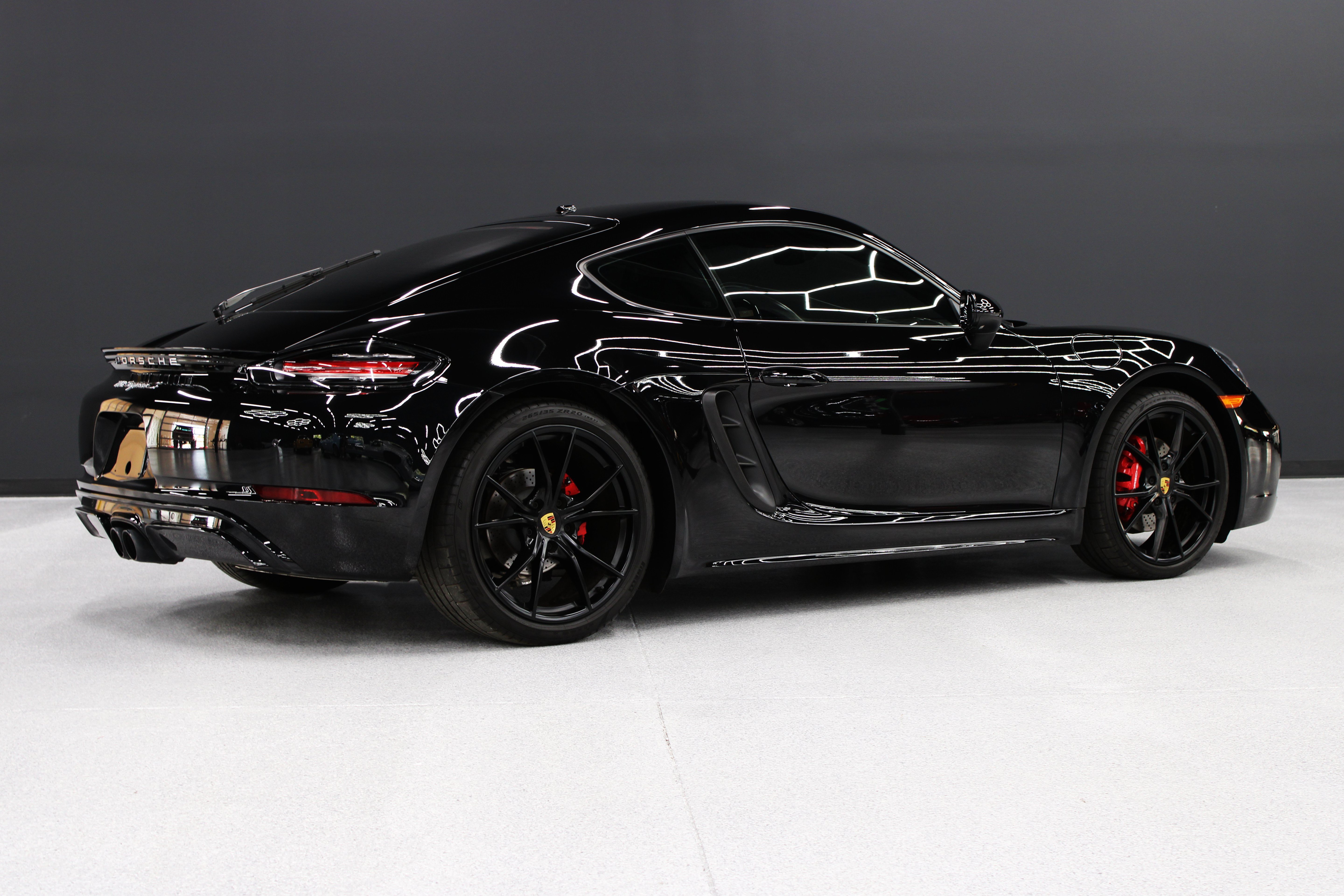 Used 2025 Porsche 718 Cayman S w/ Sportdesign Package RWD image 34