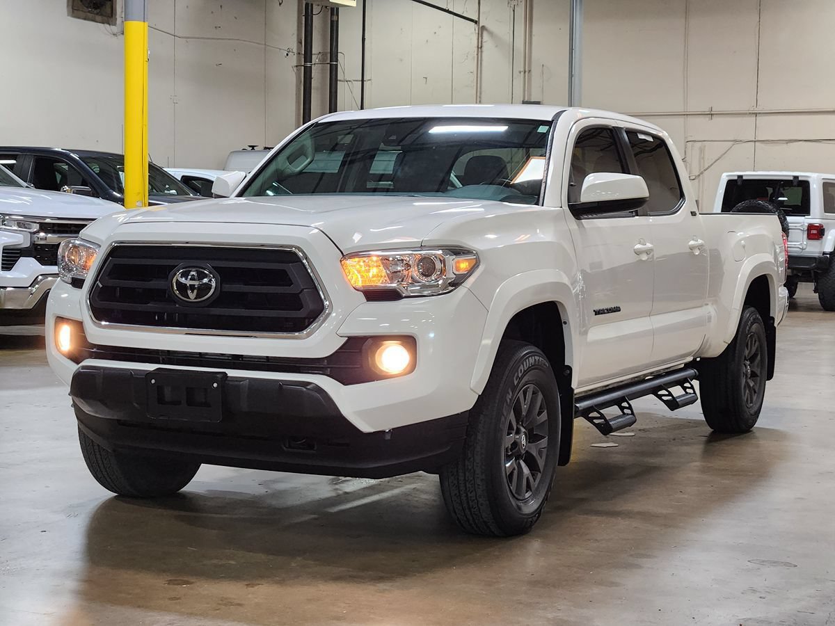 Used 2022 Toyota Tacoma SR5 RWD image 4