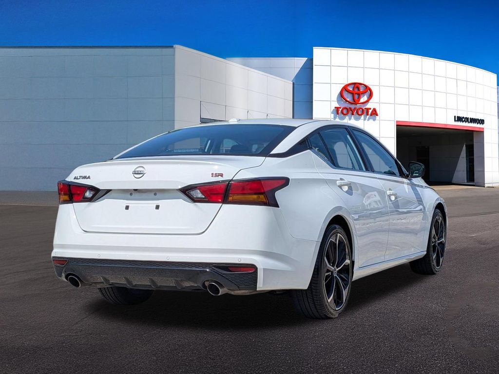 Used 2024 Nissan Altima 2.5 SR FWD image 10