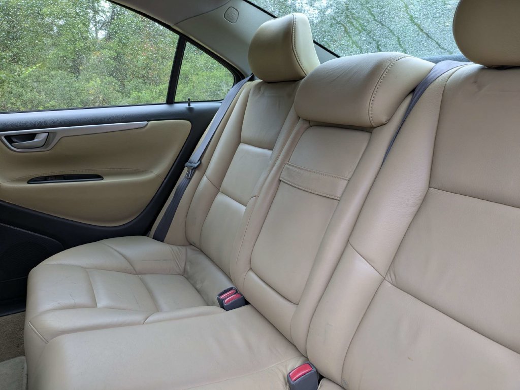 Used 2004 Volvo S60 R AWD/4WD image 13