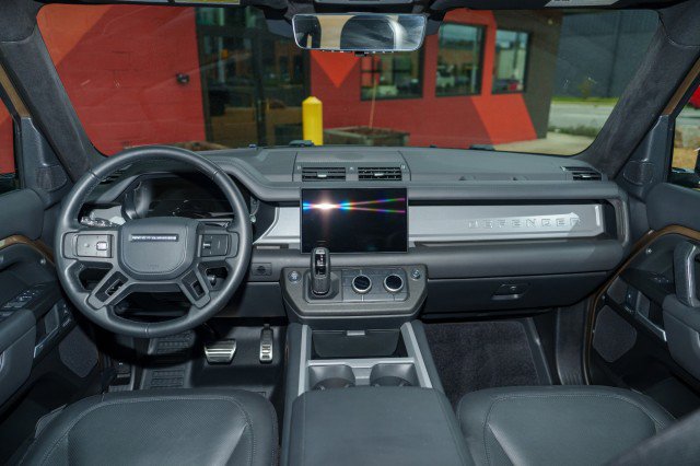 Used 2025 Land Rover Defender 130 X image 17