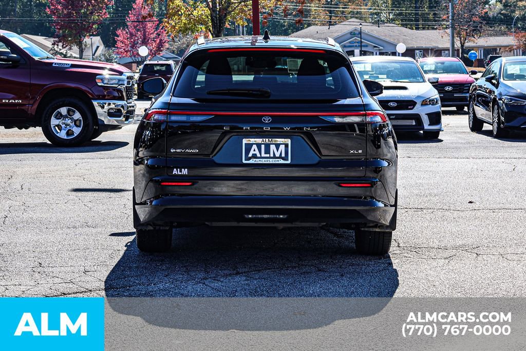 Used 2025 Toyota Crown Signia image 12