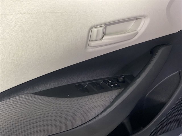 Used 2025 Toyota Corolla LE image 27