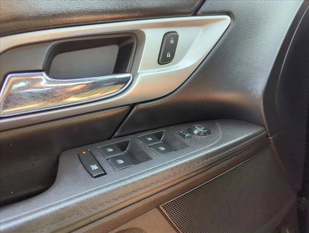 Used 2017 GMC Terrain SLE w/ Chrome Edition FWD image 6