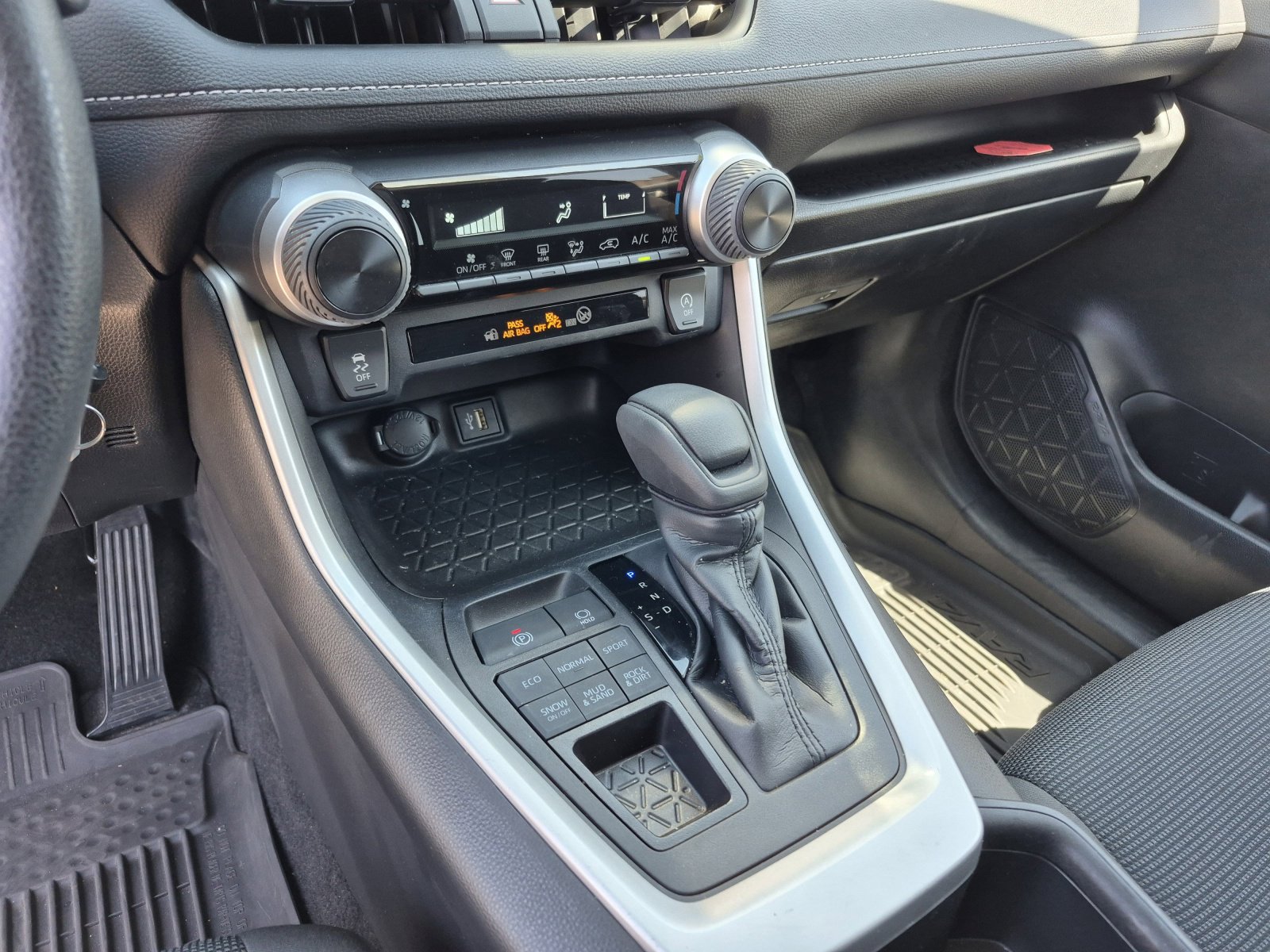 Certified 2023 Toyota RAV4 LE AWD/4WD image 12