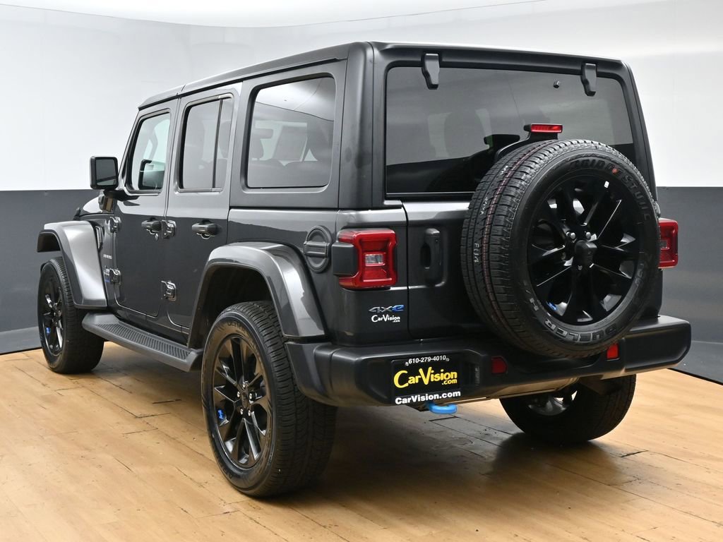 Used 2023 Jeep Wrangler Unlimited Sahara w/ Cold Weather Group AWD/4WD image 7