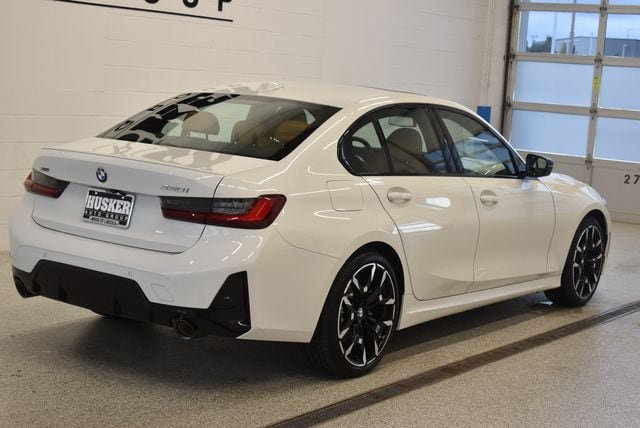 New 2026 BMW 330i xDrive Sedan w/ M Sport Package AWD/4WD image 4