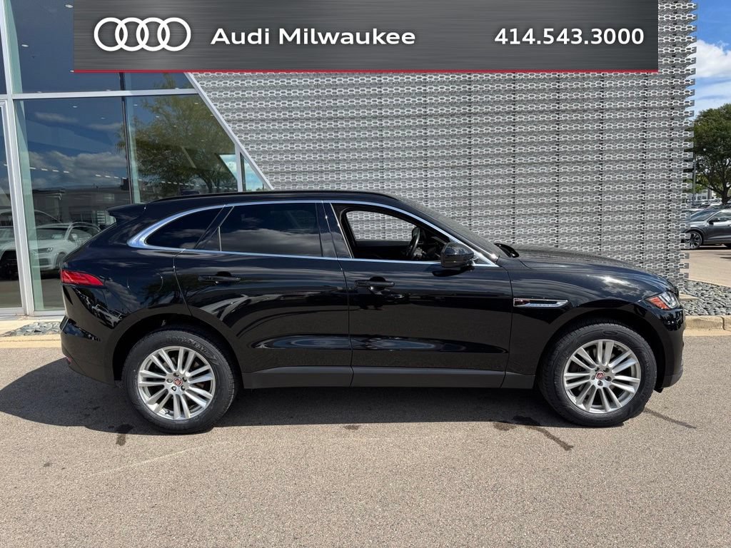 Used 2017 Jaguar F-PACE Prestige AWD/4WD image 3