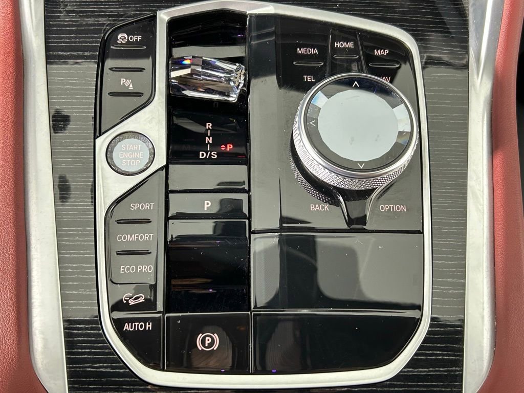 Used 2024 BMW X6 xDrive40i w/ Executive Package image 21