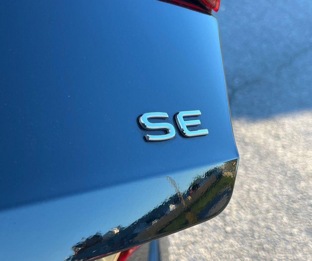 Used 2025 Volkswagen Jetta SE FWD image 13