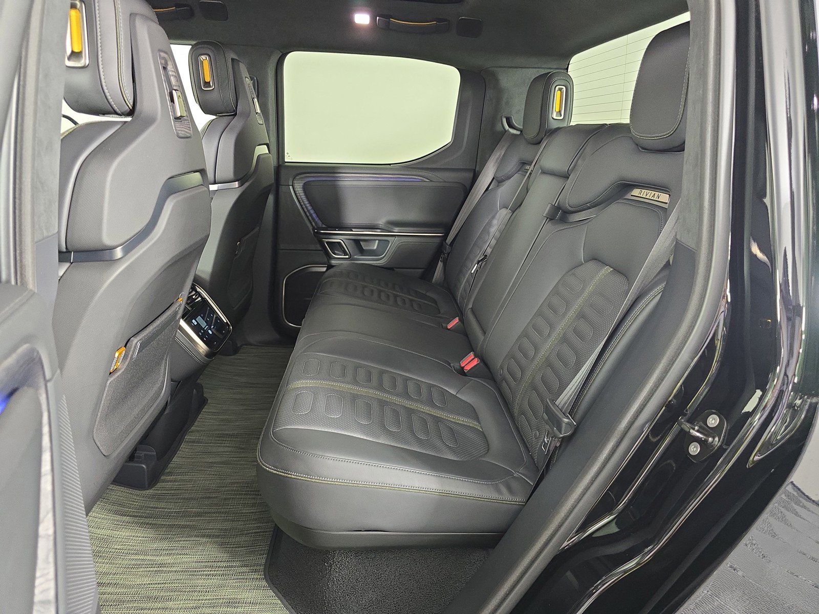 Used 2022 Rivian R1T Adventure image 21