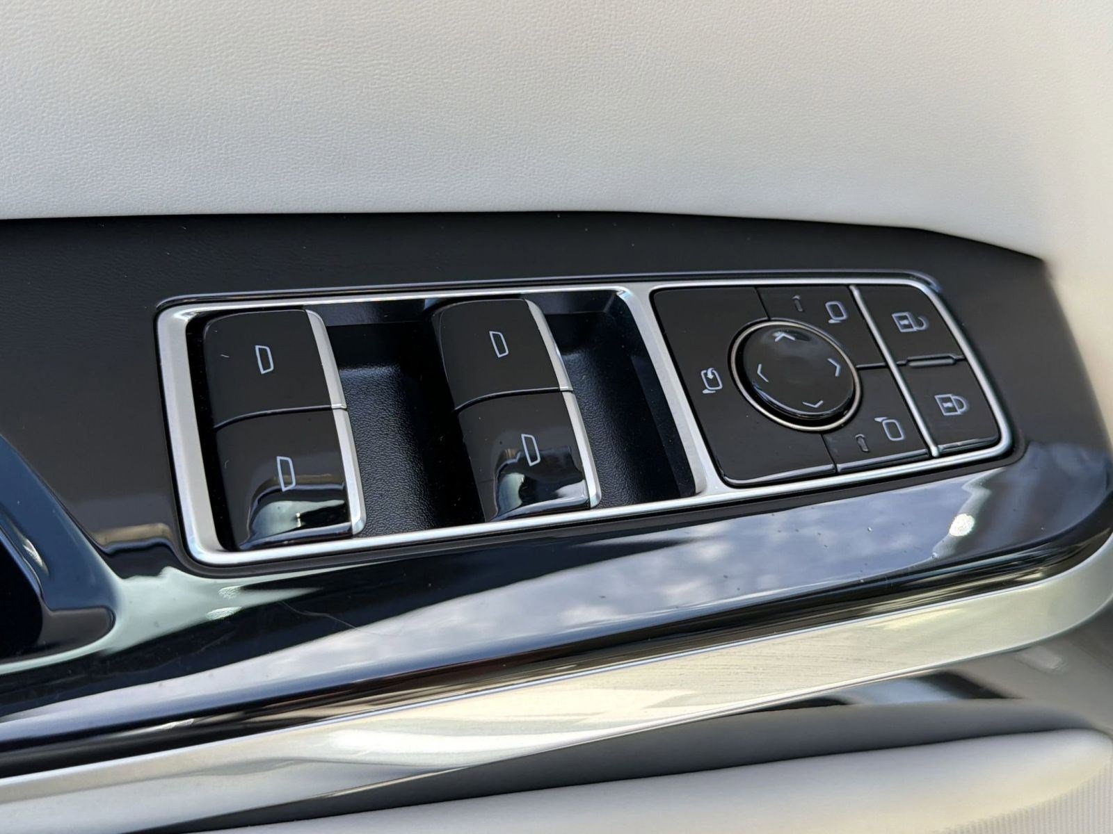 Certified 2026 Cadillac Escalade Platinum Sport w/ LPO, Floor Liner Package image 13