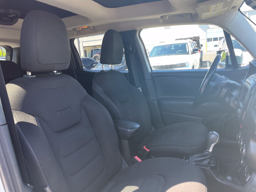 Certified 2017 Jeep Renegade Altitude AWD/4WD image 19