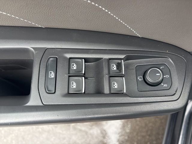 Used 2023 Volkswagen Atlas Cross Sport SEL Premium R-Line image 28