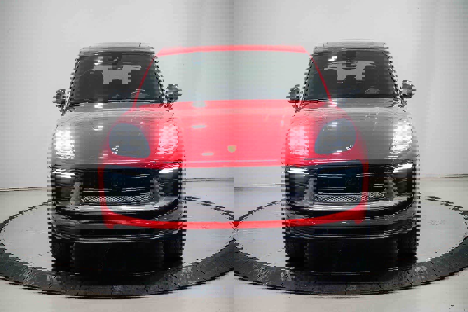 Used 2024 Porsche Macan image 6