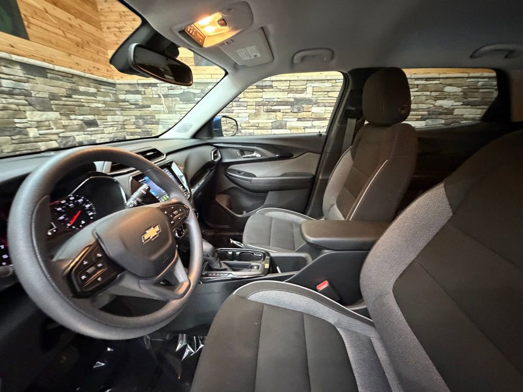 Used 2023 Chevrolet TrailBlazer LT w/ Convenience Package image 11