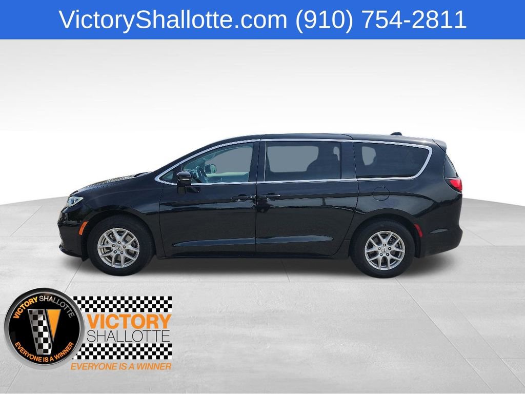 Certified 2024 Chrysler Pacifica Touring-L FWD image 18