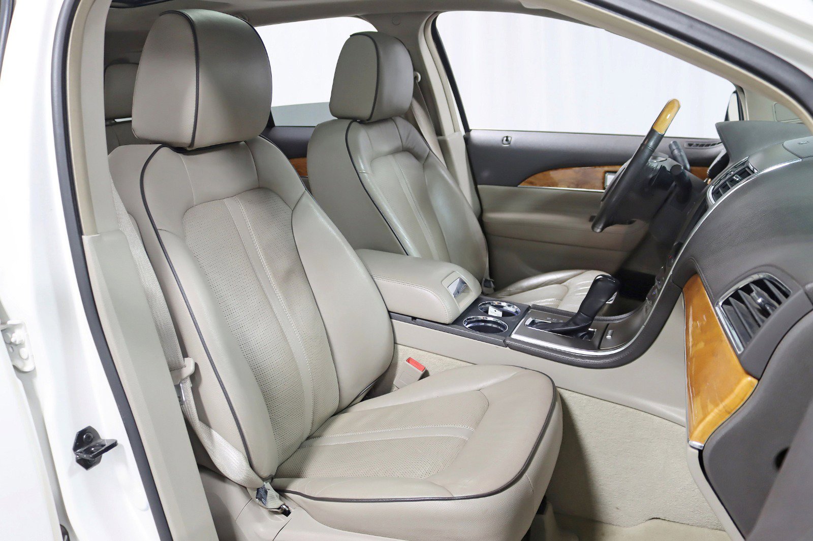 Used 2013 Lincoln MKX AWD image 24