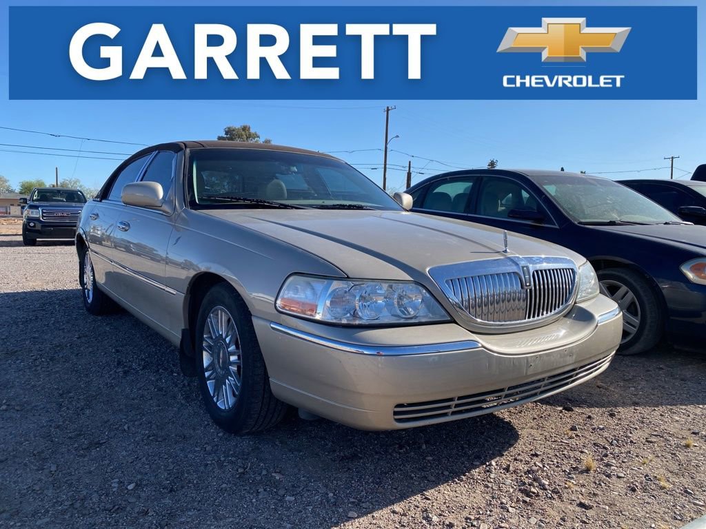 Used 2008 Lincoln Town Car Signature Limited image 1