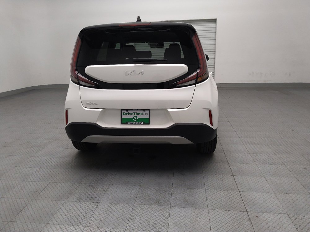 Used 2023 Kia Soul LX w/ LX Technology Package image 7