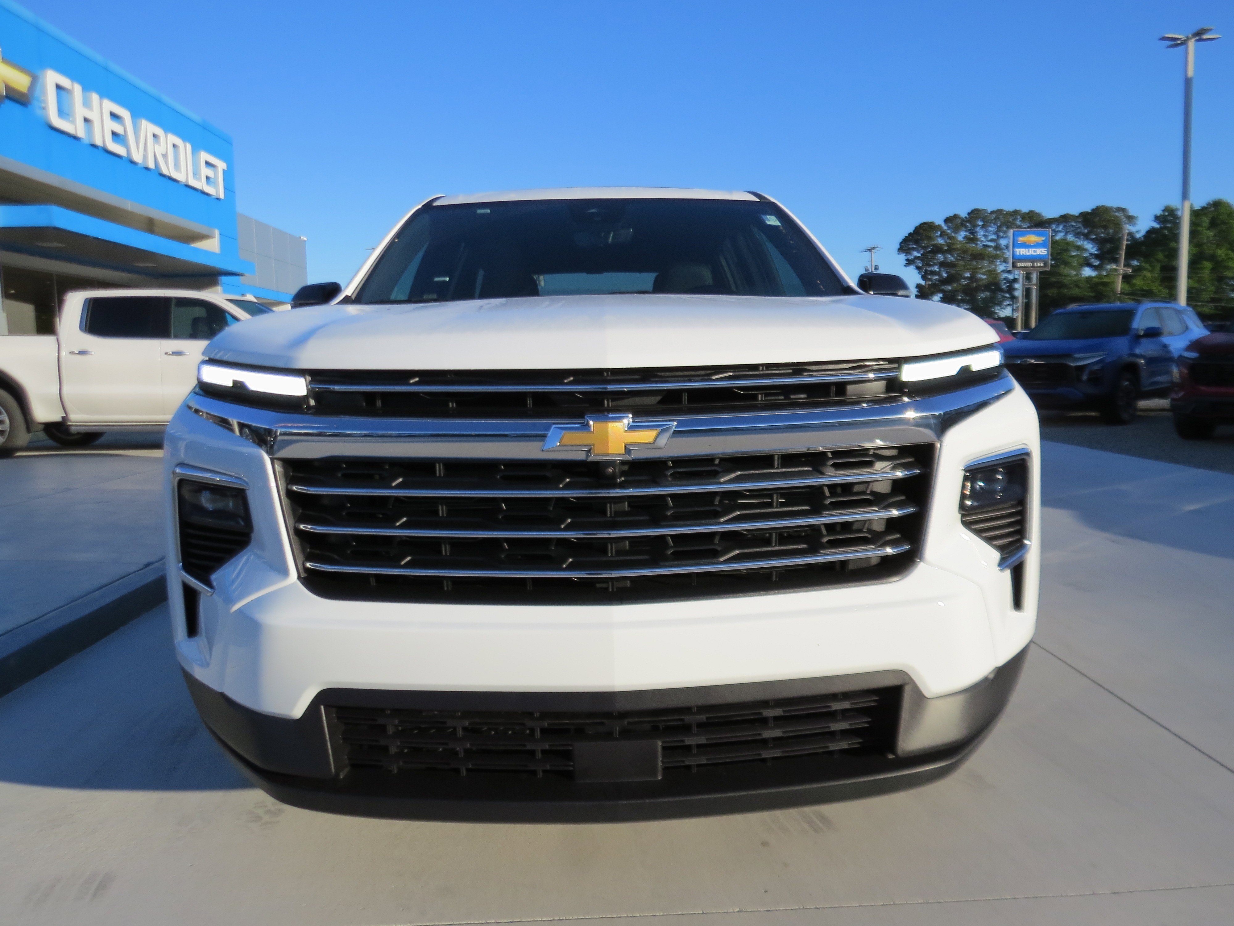 New 2026 Chevrolet Traverse LT w/ Sun and Wheel Package FWD image 7