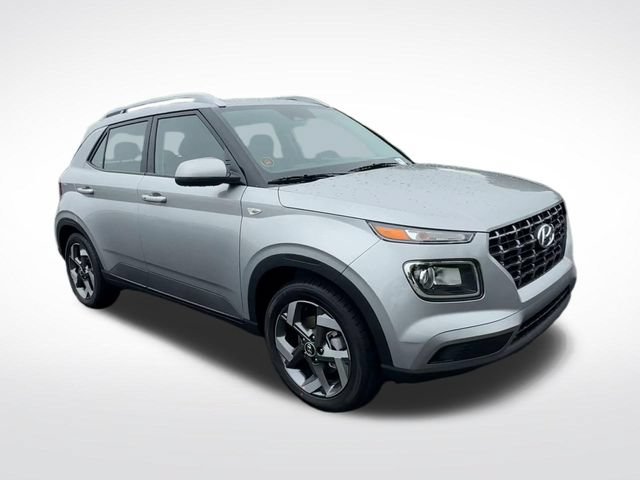 New 2026 Hyundai Venue SEL FWD image 2