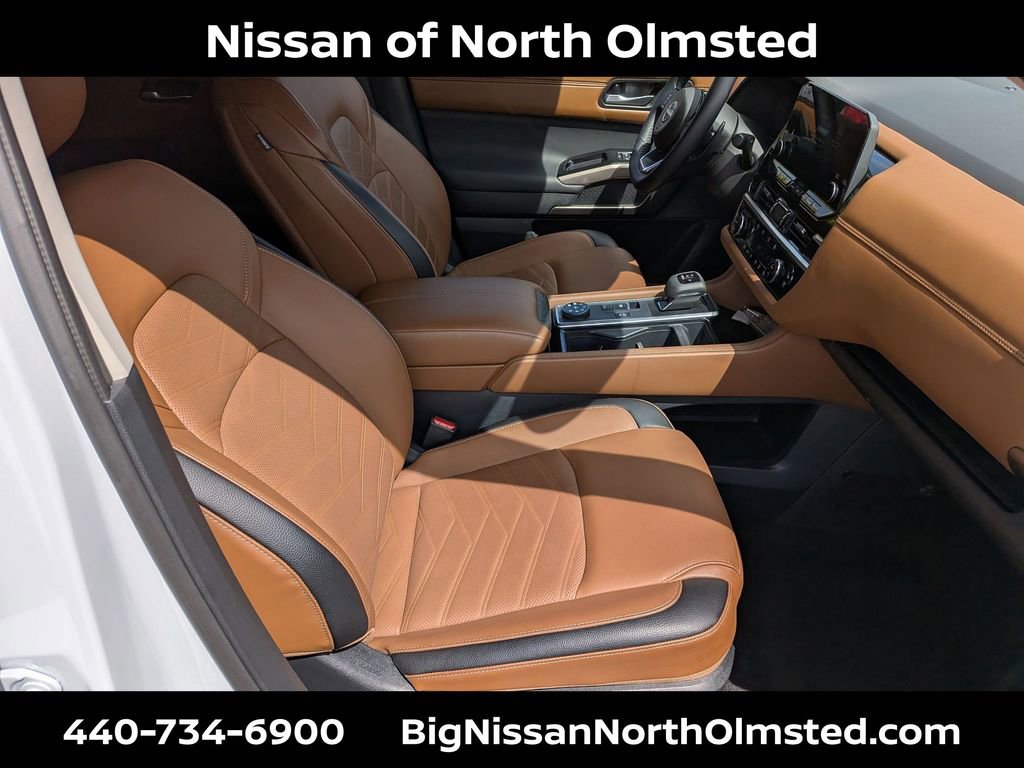 Certified 2025 Nissan Pathfinder Platinum w/ Cargo Package AWD/4WD image 28