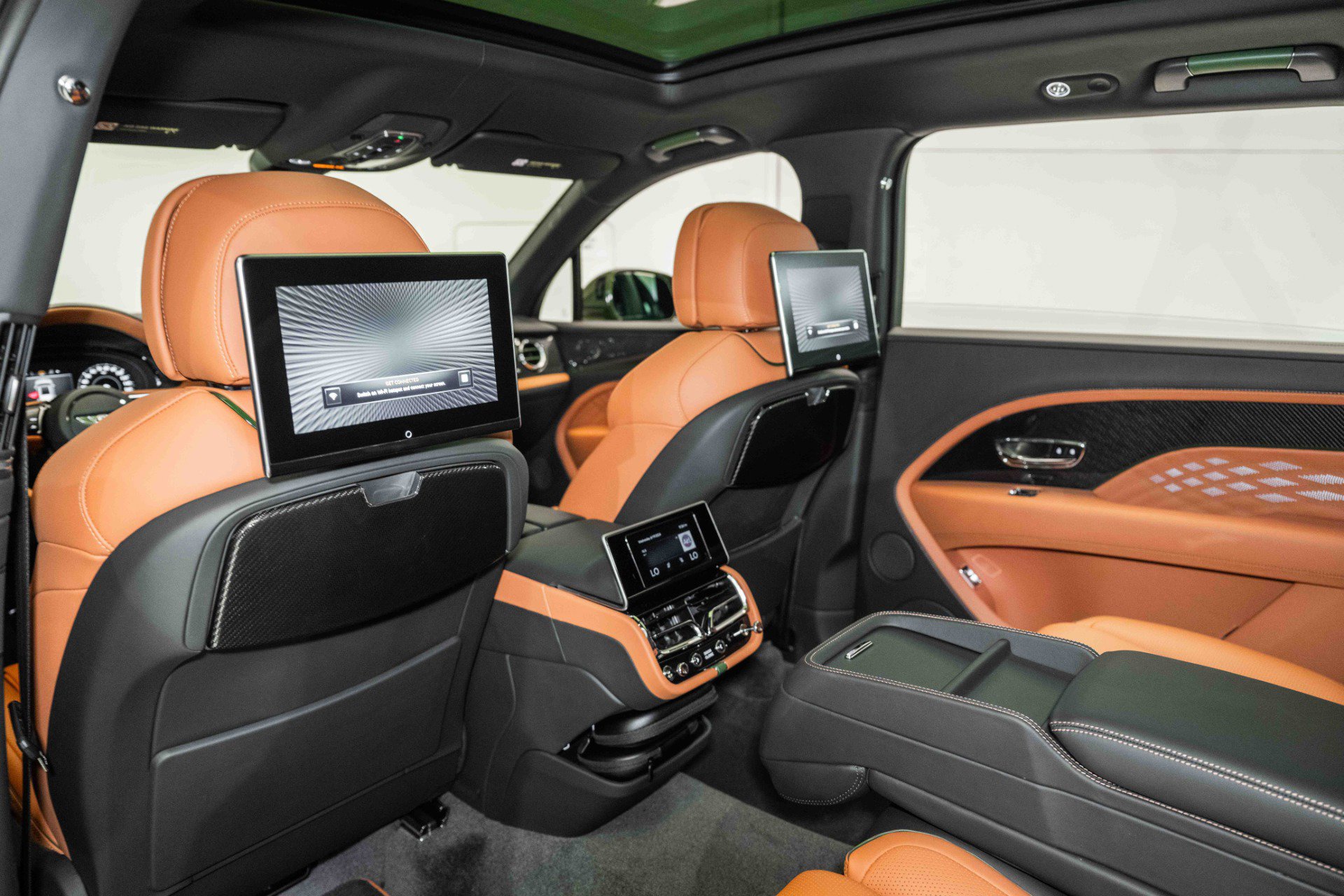 New 2024 Bentley Bentayga Extended Wheelbase image 19