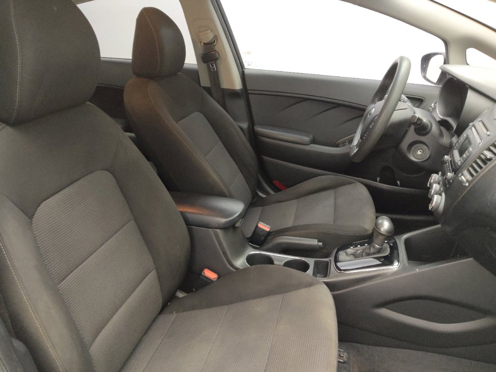 Used 2017 Kia Forte LX image 21