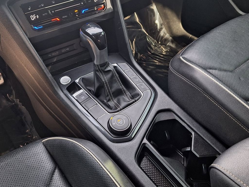 Used 2022 Volkswagen Tiguan SEL R-Line image 24