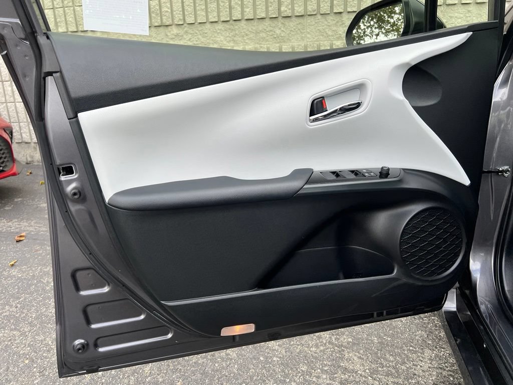 Certified 2022 Toyota Prius LE FWD image 37