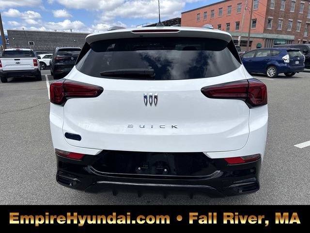 Used 2024 Buick Encore GX Sport Touring image 4