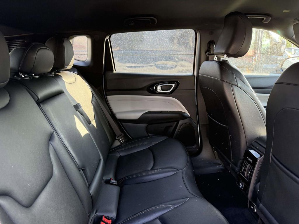 Used 2024 Jeep Compass Limited AWD/4WD image 15