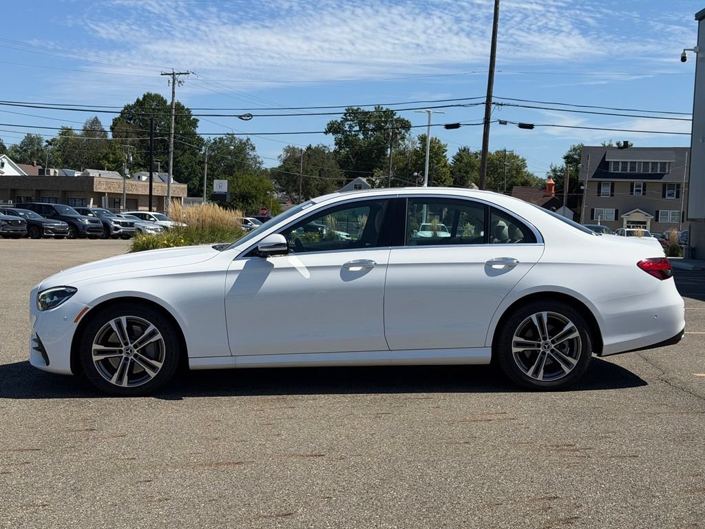 Used 2022 Mercedes-Benz E 350 4MATIC Sedan image 2