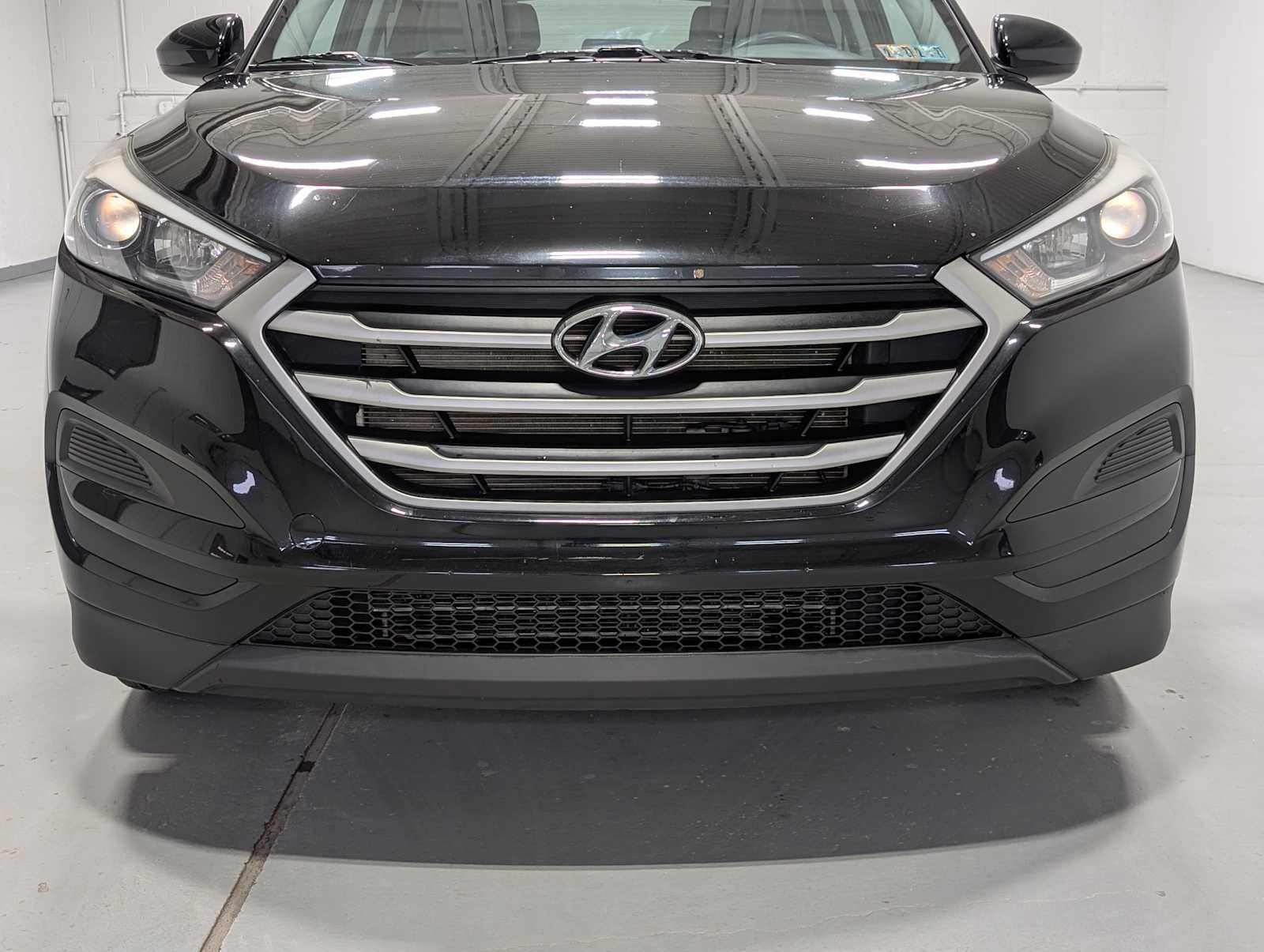 Used 2018 Hyundai Tucson SE AWD/4WD image 2