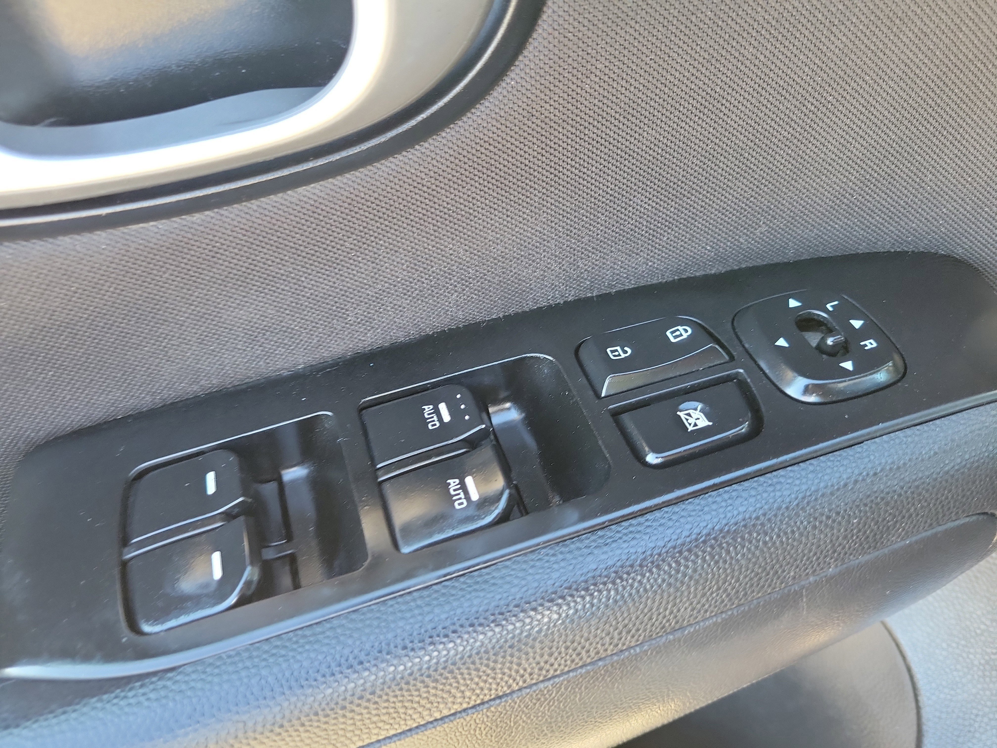 Used 2016 Kia Soul + w/ Designer's Package image 21