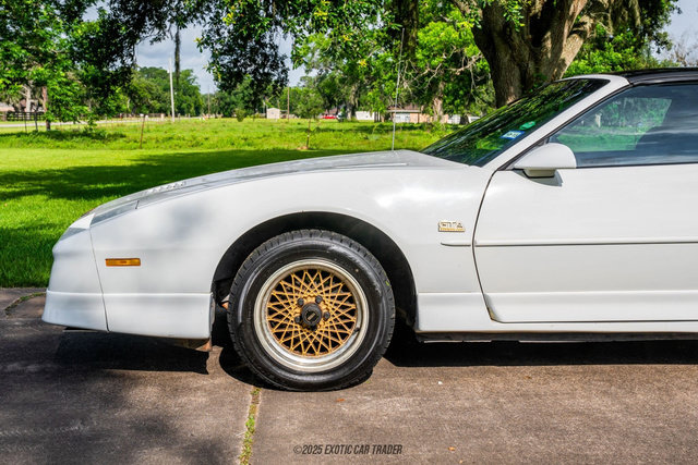 Used 1989 Pontiac Firebird Trans Am RWD image 4