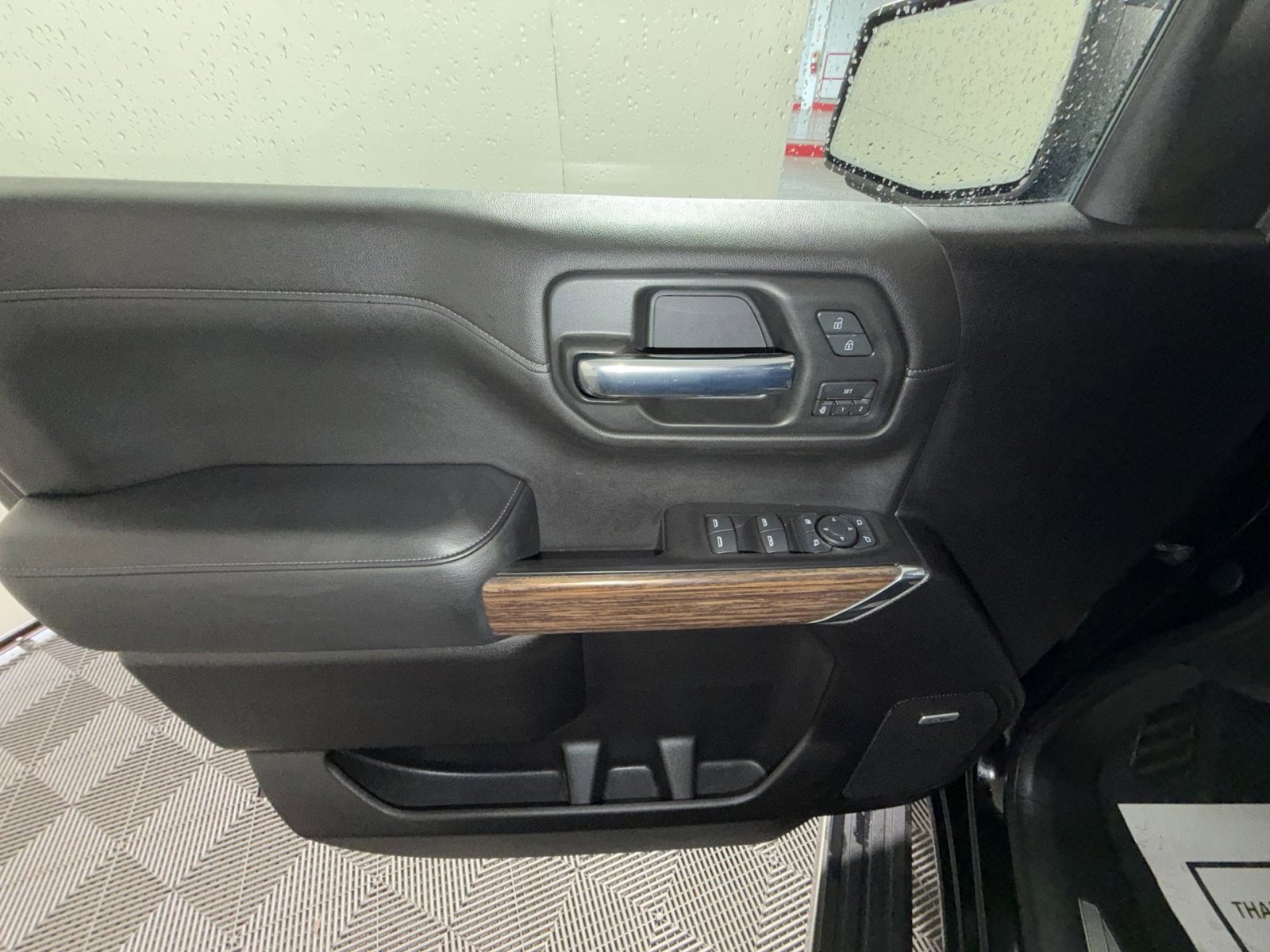 Used 2020 Chevrolet Silverado 1500 High Country w/ Technology Package image 15