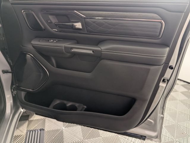 Used 2025 RAM 1500 Limited AWD/4WD image 33
