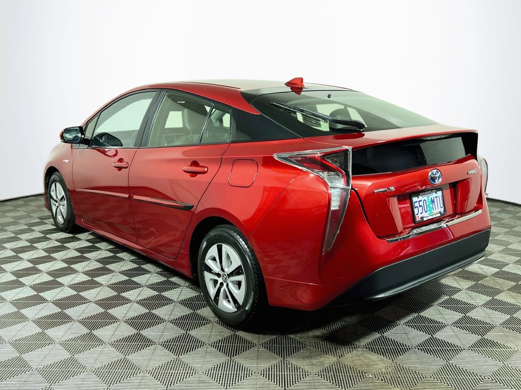 Used 2016 Toyota Prius Four w/ Advanced Technology Package FWD image 5